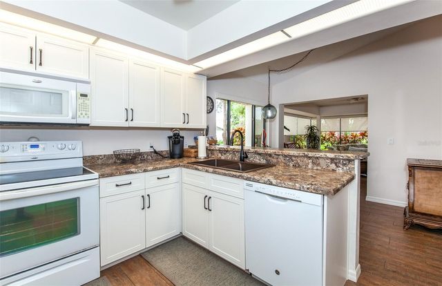 247 SOUTHAMPTON LANE 272, Venice, FL 34293