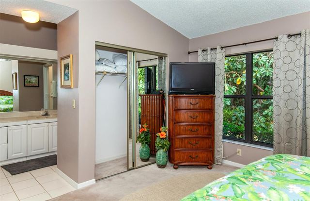 247 SOUTHAMPTON LANE 272, Venice, FL 34293