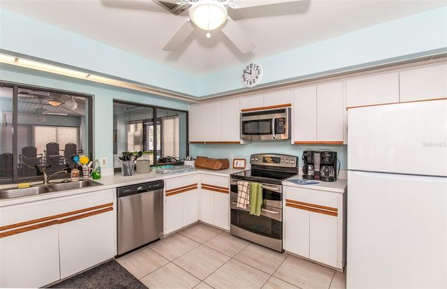 247 SOUTHAMPTON LANE 272, Venice, FL 34293