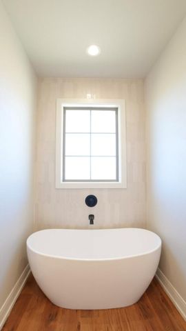 712 E 19th Street, Wolfforth, TX 79382