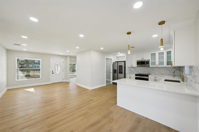 9061 SUNRISE DRIVE, Largo, FL 33773