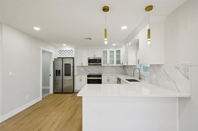 9061 SUNRISE DRIVE, Largo, FL 33773