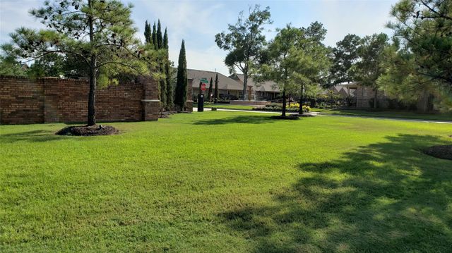 9014 Meacom Drive, Conroe, TX 77384