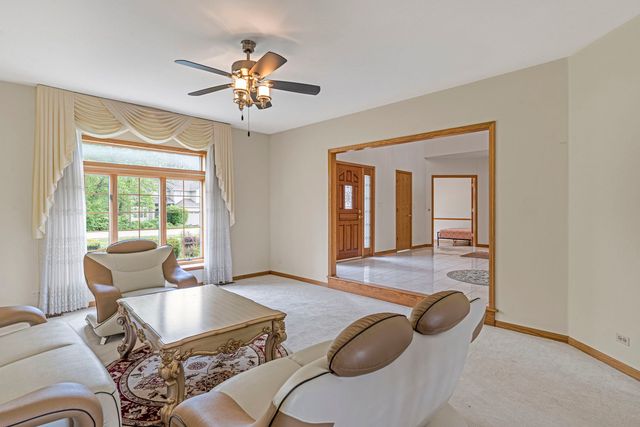 40322 N Golden Eagle Court, Antioch, IL 60002
