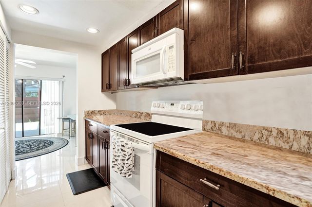 2999 Lakewood Lane, Hollywood, FL 33021
