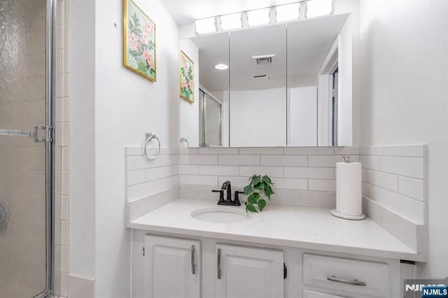 15 Boulder Run Road 148, Paterson, NJ 07501