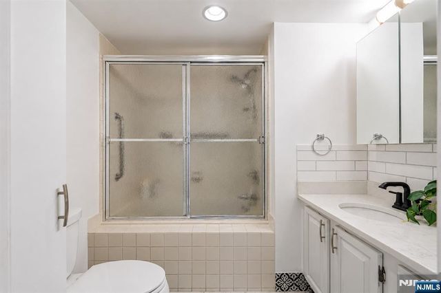 15 Boulder Run Road 148, Paterson, NJ 07501
