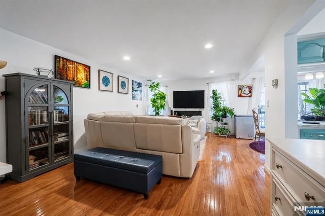 15 Boulder Run Road 148, Paterson, NJ 07501