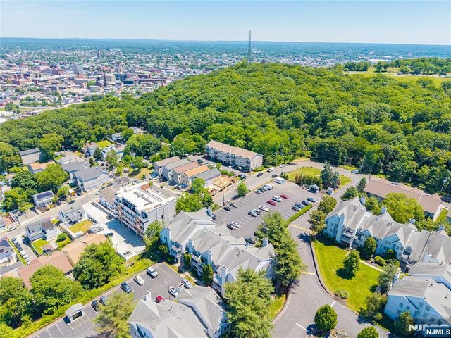 15 Boulder Run Road 148, Paterson, NJ 07501
