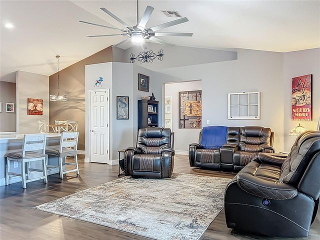 135 BLACKSTONE CREEK RD, Groveland, FL 34736