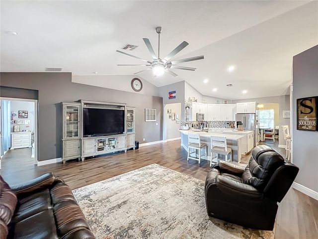 135 BLACKSTONE CREEK RD, Groveland, FL 34736