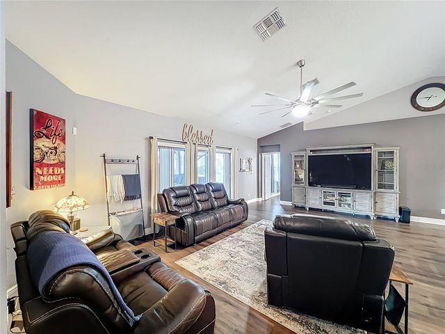 135 BLACKSTONE CREEK RD, Groveland, FL 34736