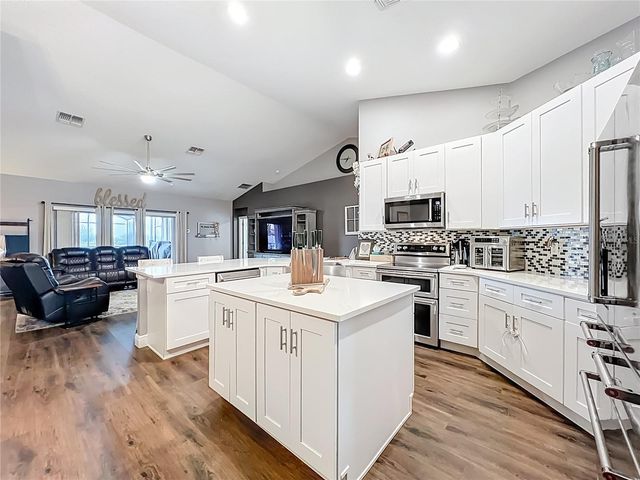 135 BLACKSTONE CREEK RD, Groveland, FL 34736