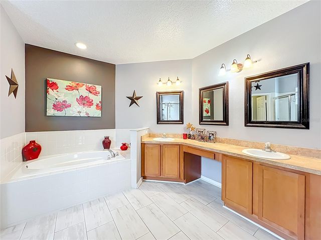 135 BLACKSTONE CREEK RD, Groveland, FL 34736