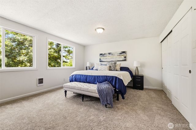3325 44th Street Ct, Tacoma, WA 98443