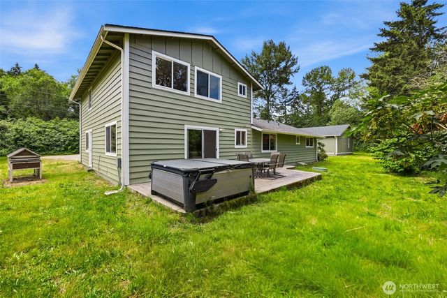 3325 44th Street Ct, Tacoma, WA 98443