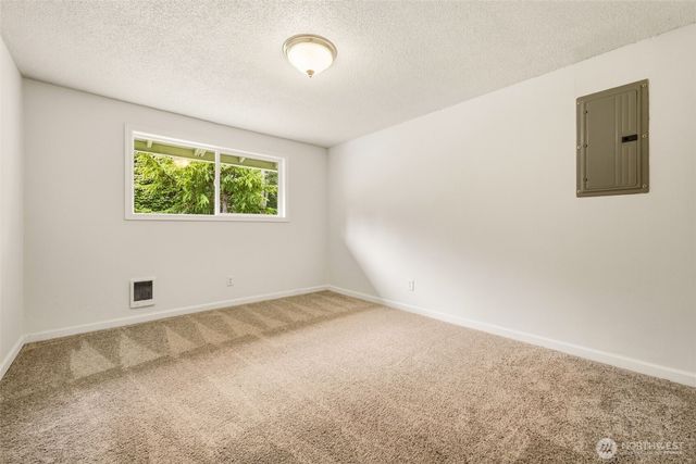 3325 44th Street Ct, Tacoma, WA 98443