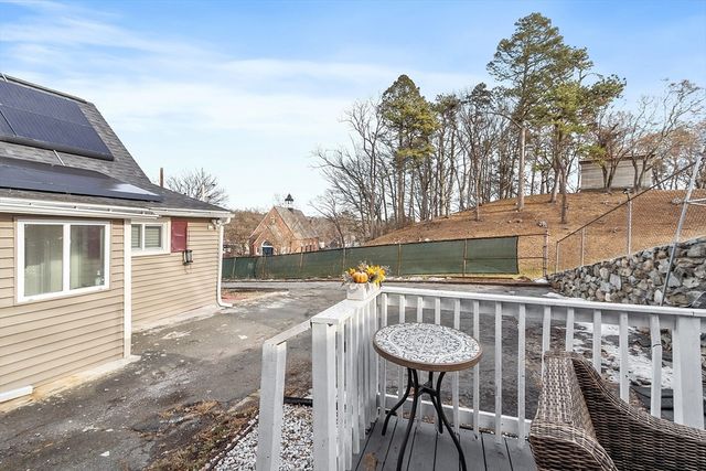 2 Grove St, Methuen, MA 01844