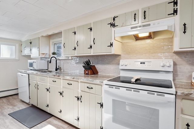 2 Grove St, Methuen, MA 01844