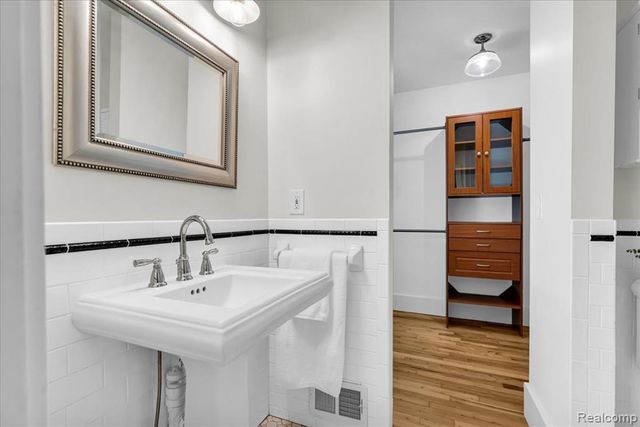 221 N Rogers Street, Northville, MI 48167