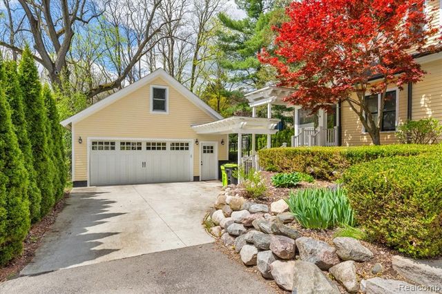 221 N Rogers Street, Northville, MI 48167