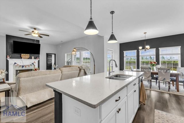 1489 Arnold Drive SE, Allenhurst, GA 31301