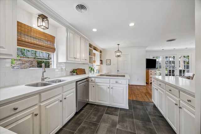 7614 Highmeadow Drive, Houston, TX 77063