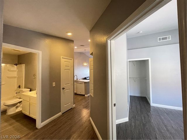 5151 Briar Patch Way, Las Vegas, NV 89118