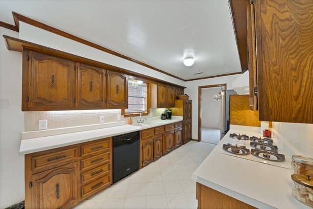 9630 Fallbrook Drive, Dallas, TX 75243