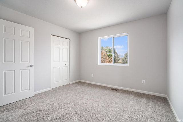 8213 Catberry Trail, Fort Wayne, IN 46804