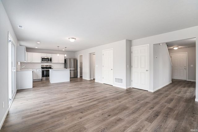 8213 Catberry Trail, Fort Wayne, IN 46804