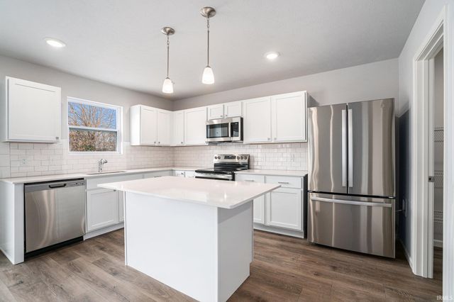 8213 Catberry Trail, Fort Wayne, IN 46804