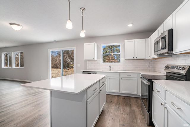 8213 Catberry Trail, Fort Wayne, IN 46804