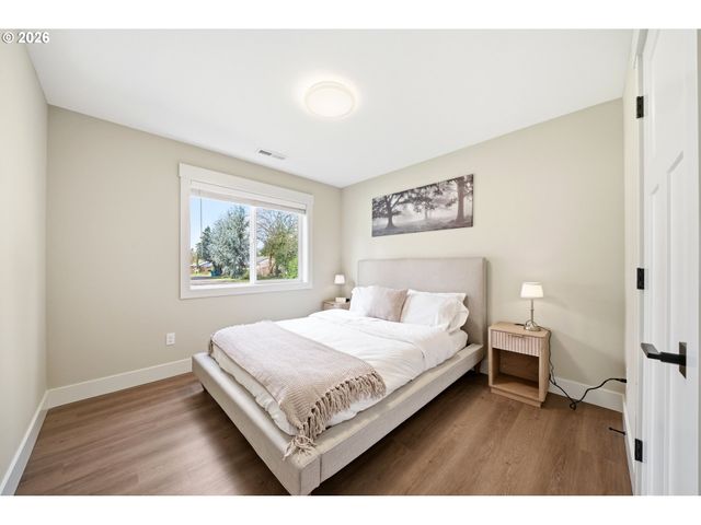 601 MT SHASTA Dr, Vancouver, WA 98664