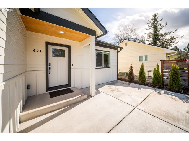 601 MT SHASTA Dr, Vancouver, WA 98664