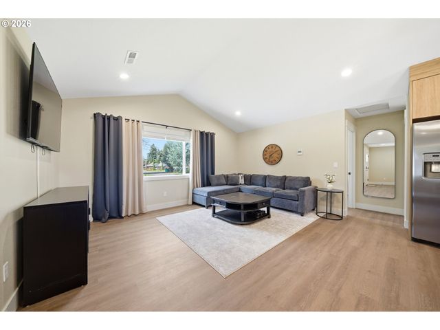 601 MT SHASTA Dr, Vancouver, WA 98664