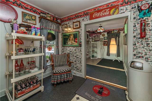273 N Main Street, Eureka Springs, AR 72632