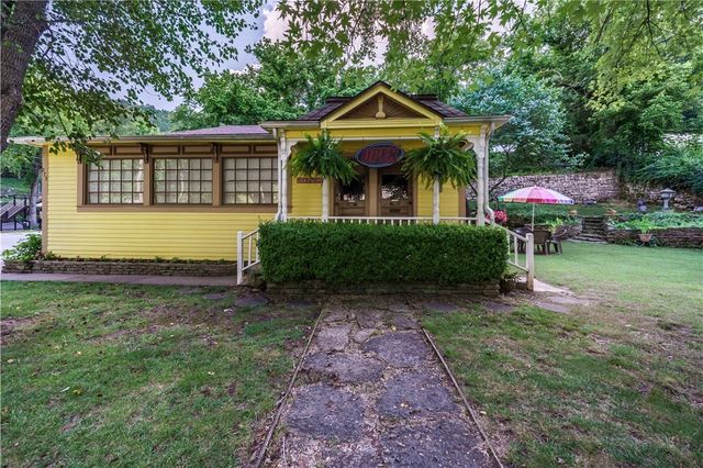 273 N Main Street, Eureka Springs, AR 72632