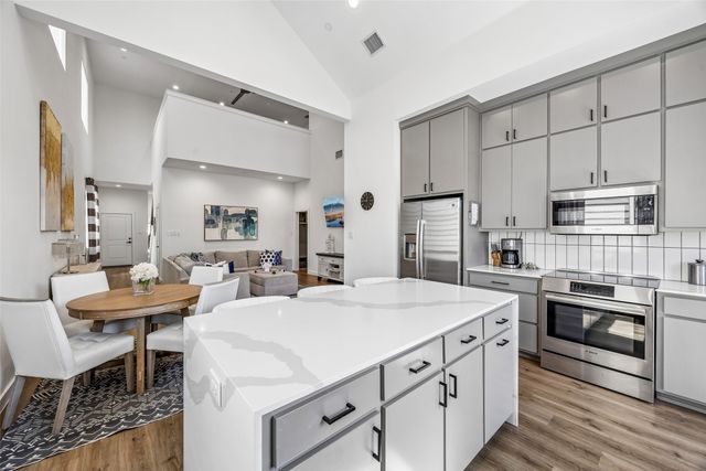 1313 Tillery Court, Grapevine, TX 76051