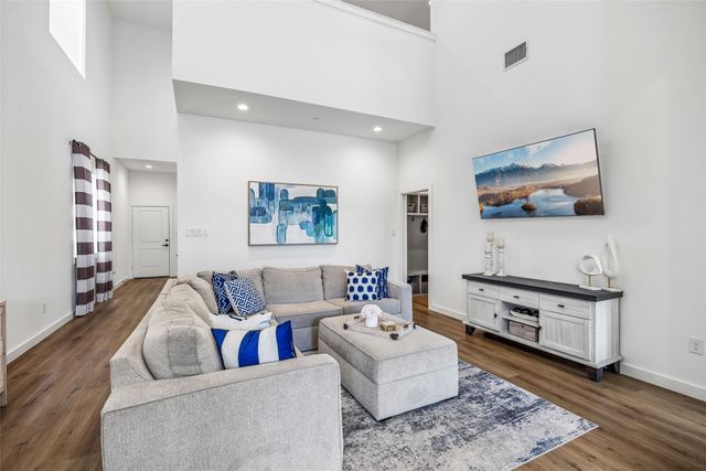 1313 Tillery Court, Grapevine, TX 76051