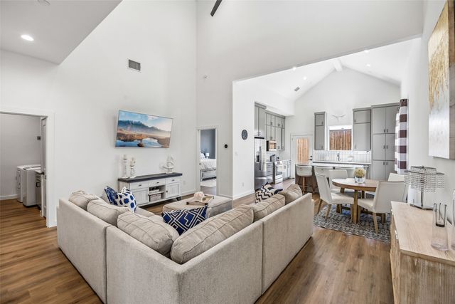 1313 Tillery Court, Grapevine, TX 76051