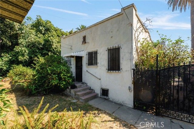 1327 Meadowbrook Avenue, Los Angeles, CA 90019