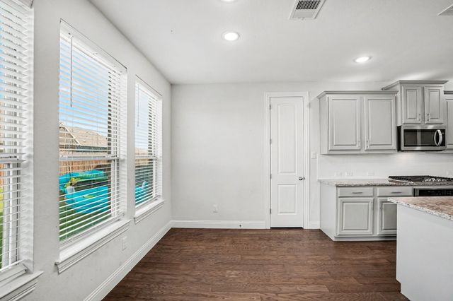 1613 Frankford Drive, Forney, TX 75126