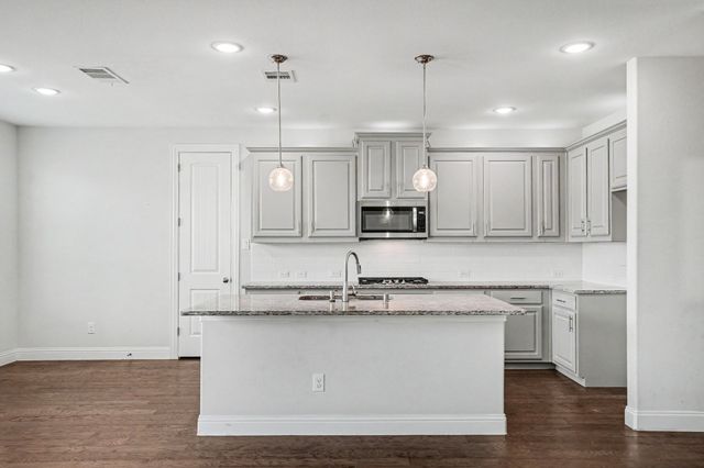 1613 Frankford Drive, Forney, TX 75126