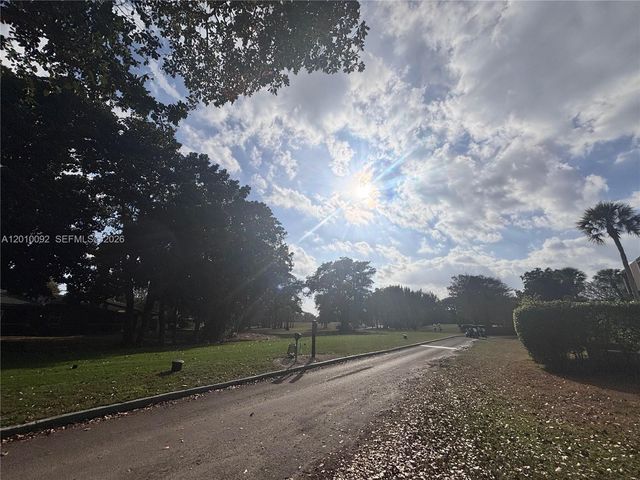 8050 W Mcnab Rd 212, Tamarac, FL 33321