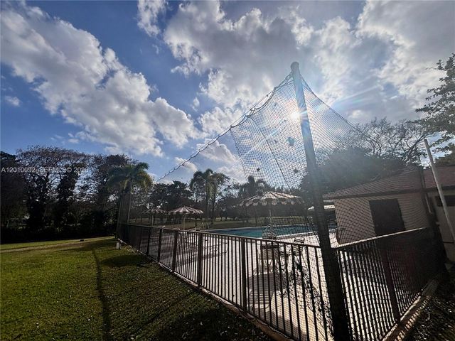 8050 W Mcnab Rd 212, Tamarac, FL 33321