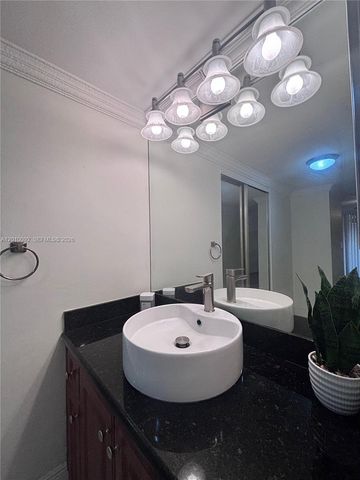 8050 W Mcnab Rd 212, Tamarac, FL 33321