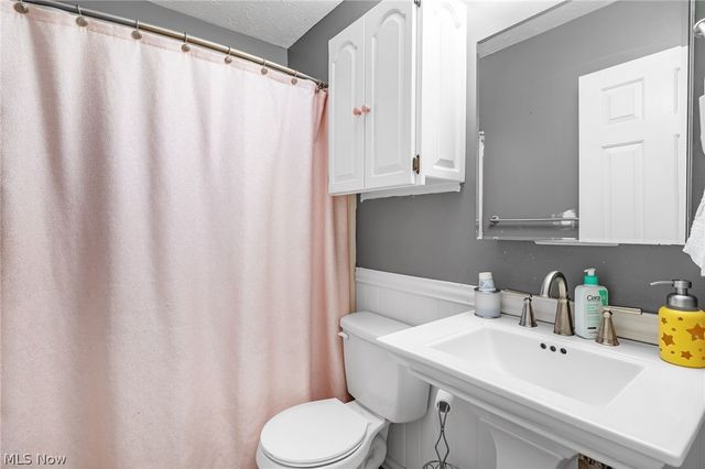103 Cliffside Commons Drive 103, Rocky River, OH 44116