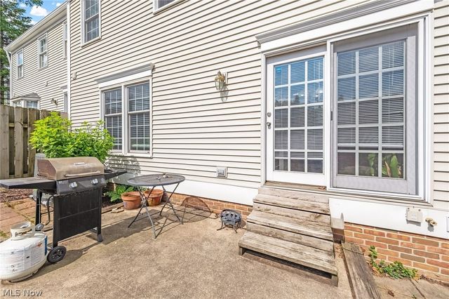 103 Cliffside Commons Drive 103, Rocky River, OH 44116