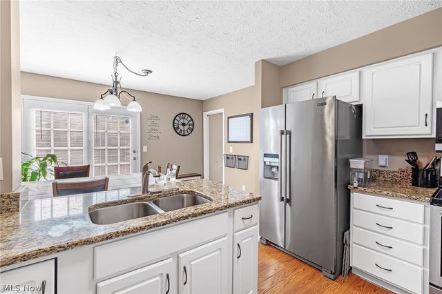 103 Cliffside Commons Drive 103, Rocky River, OH 44116